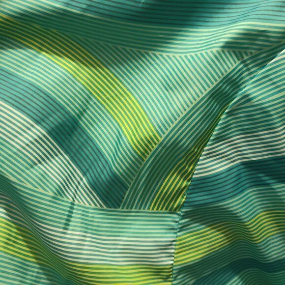 The North Face reversible puffer coat(all turquoise has dark stain bottom discol - Picture 4 of 10